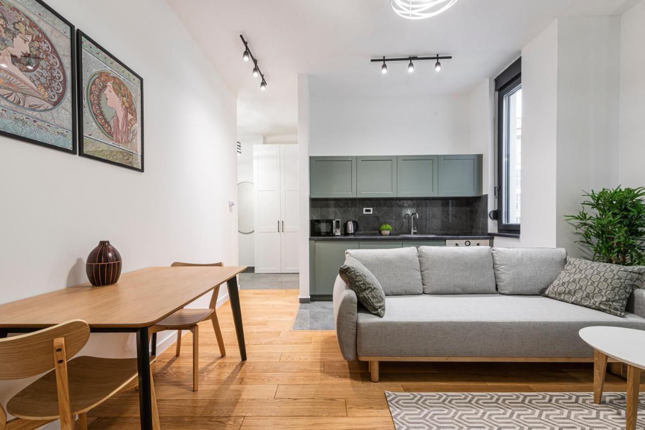 Vertigo One Bedroom Apartment-Free Private Parking Újvidék Kültér fotó