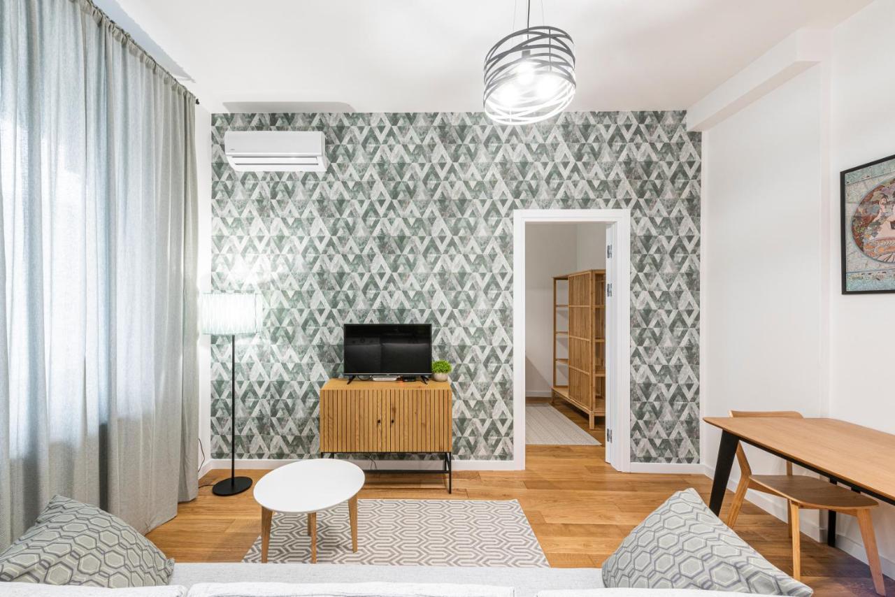 Vertigo One Bedroom Apartment-Free Private Parking Újvidék Kültér fotó