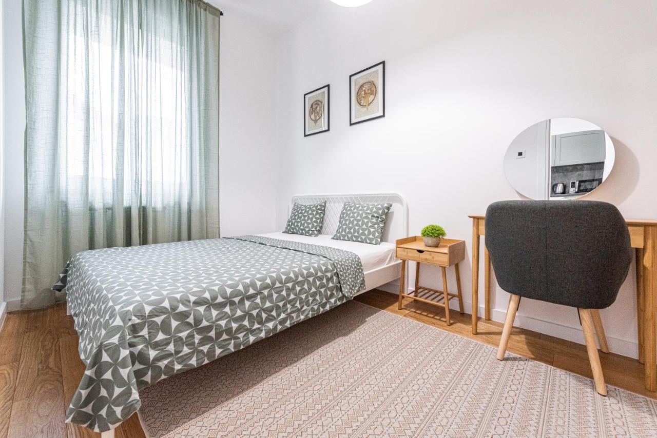 Vertigo One Bedroom Apartment-Free Private Parking Újvidék Kültér fotó