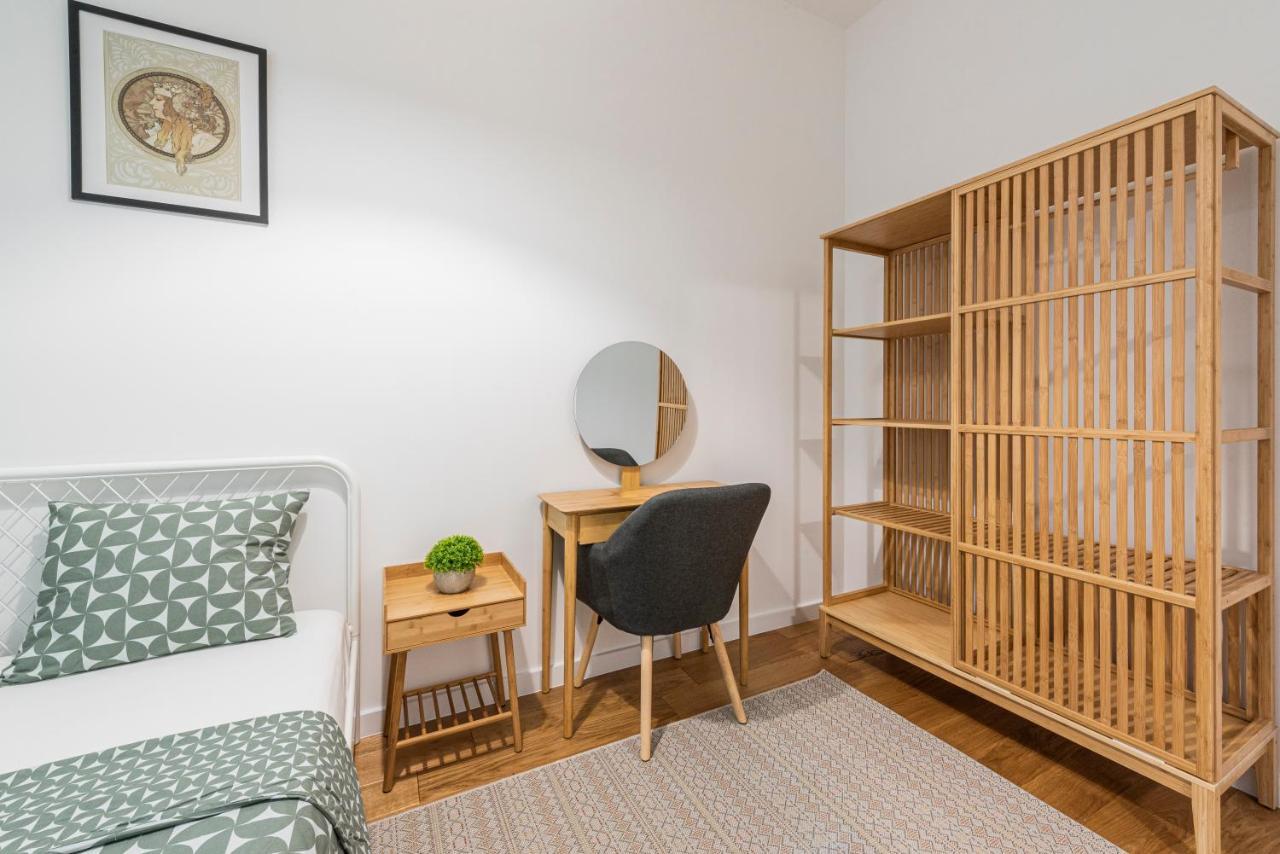 Vertigo One Bedroom Apartment-Free Private Parking Újvidék Kültér fotó